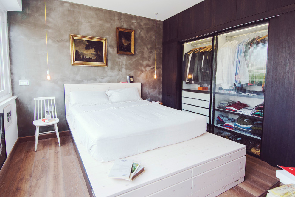 Bedroom - eclectic bedroom idea in Rome