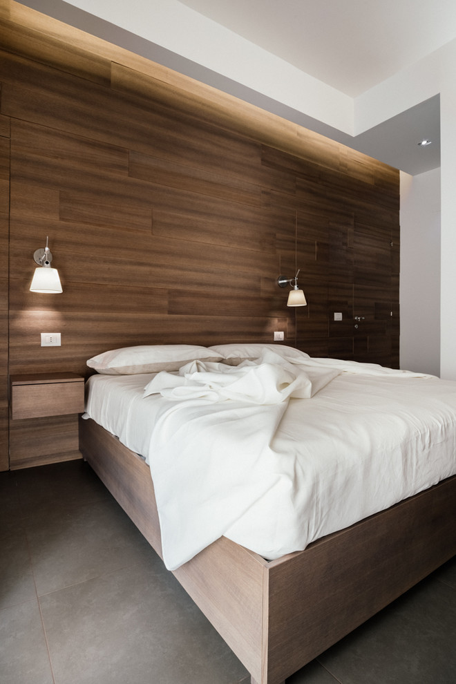 This is an example of a contemporary bedroom in Naples.