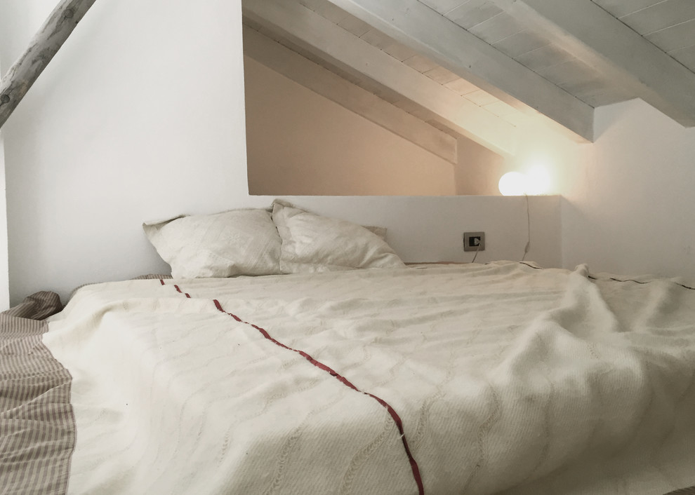 rustico a Erli Liguria Farmhouse Bedroom Milan by Claudia