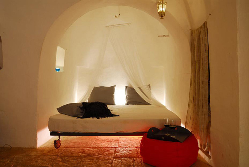 Ispirazione per una camera da letto mediterranea