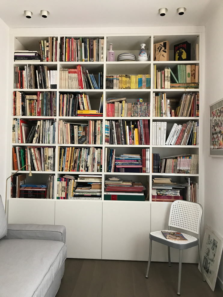 Design ideas for a contemporary bedroom in Bologna.