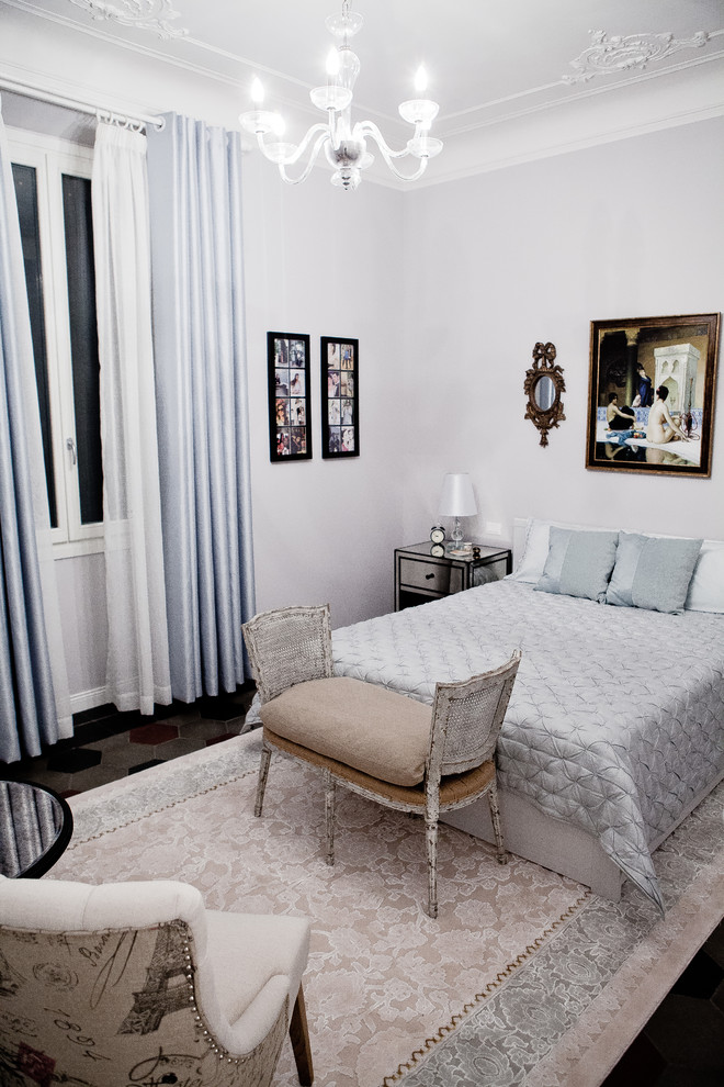 ミラノにあるトラディショナルスタイルのおしゃれな寝室のインテリア