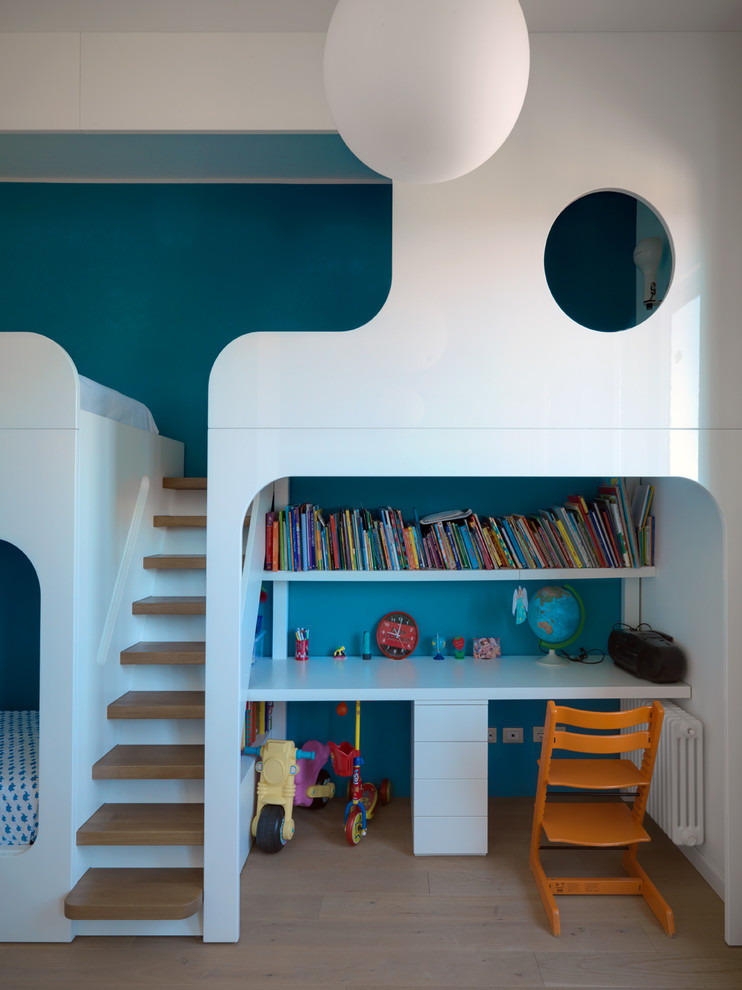 This is an example of a contemporary kids' bedroom in Milan.