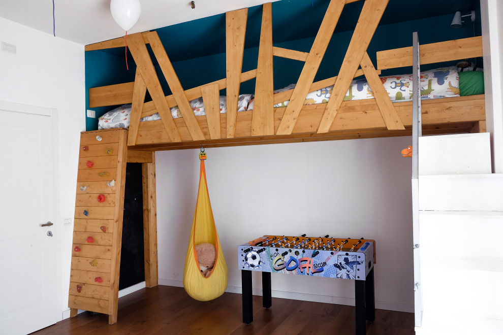 Design ideas for a contemporary kids' bedroom in Rome.