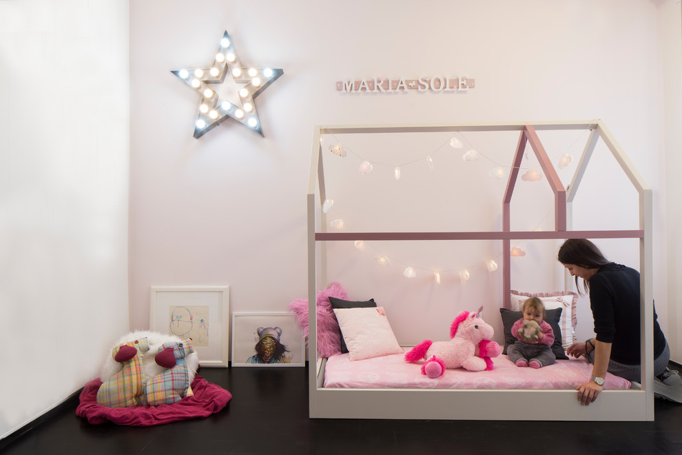 Design ideas for a modern kids' bedroom in Rome.