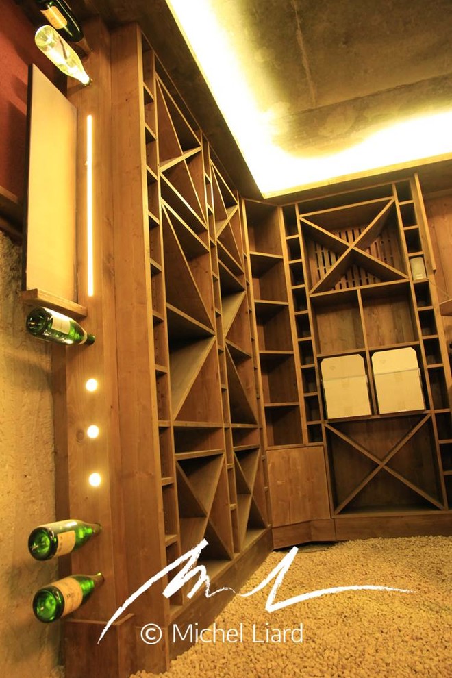 This is an example of a contemporary wine cellar in Lyon.