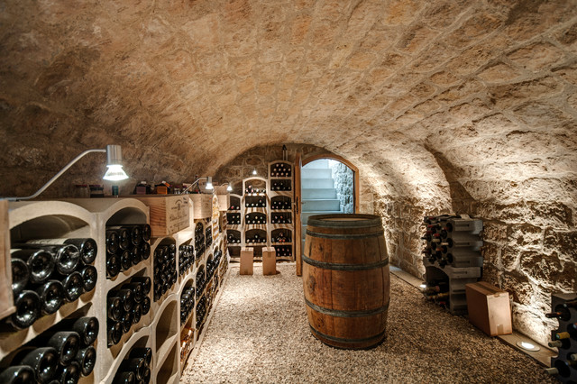 Maison dans le Vexin - Campagne - Cave à Vin - Paris - par JPDA | Houzz
