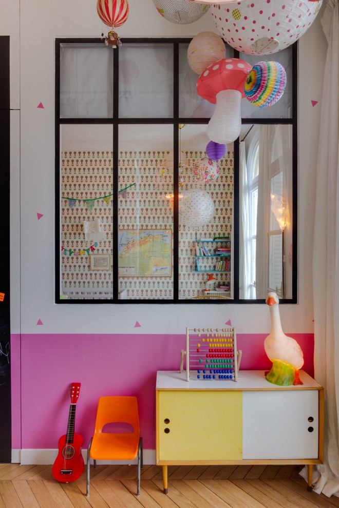 Idée de décoration pour une chambre d'enfant minimaliste.