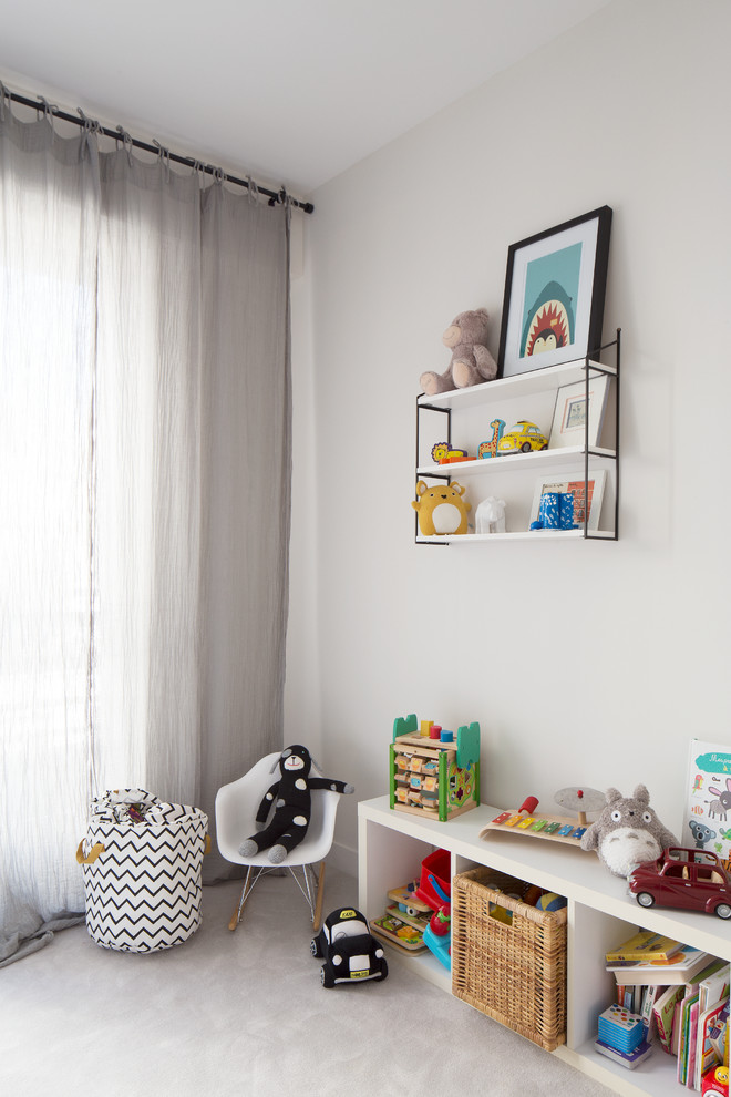Inspiration for a modern kids' room remodel in Paris