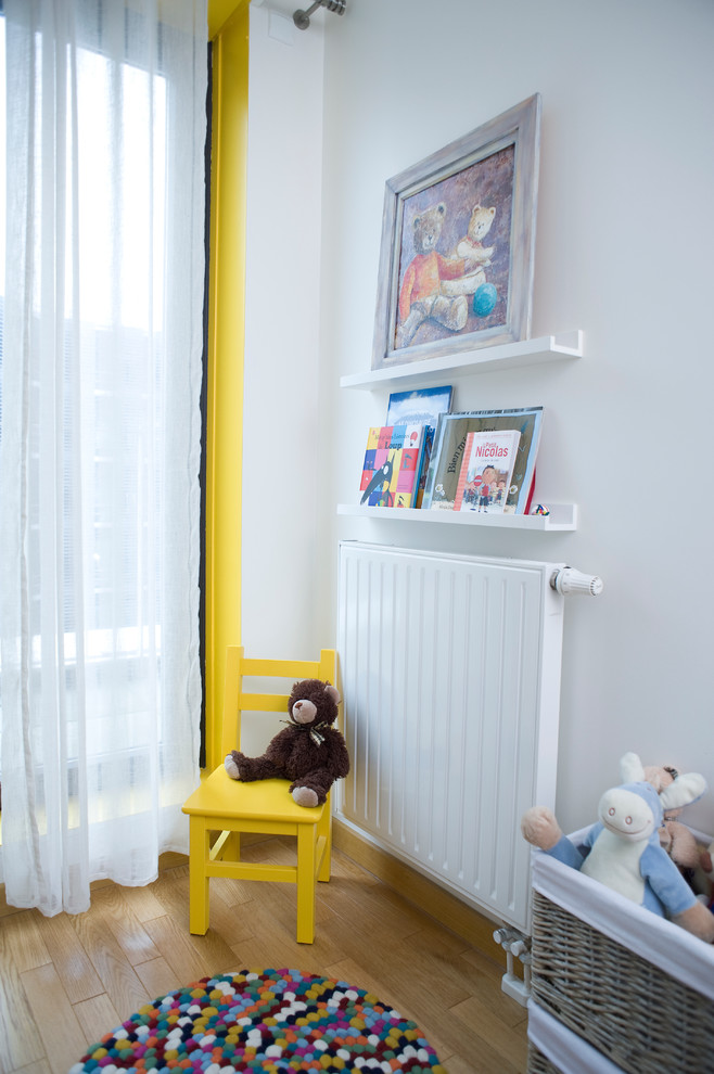 Kids' room - contemporary kids' room idea in Paris