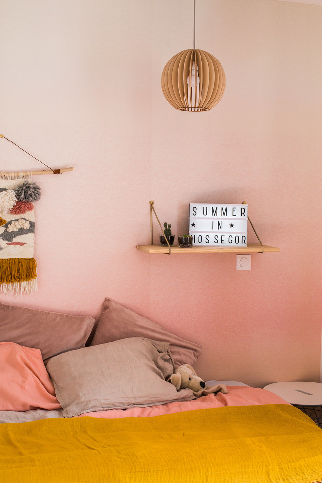 Design ideas for a bohemian kids' bedroom in Bordeaux.
