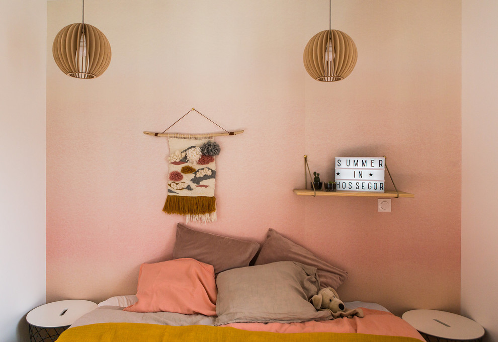 Design ideas for an eclectic kids' bedroom in Bordeaux.