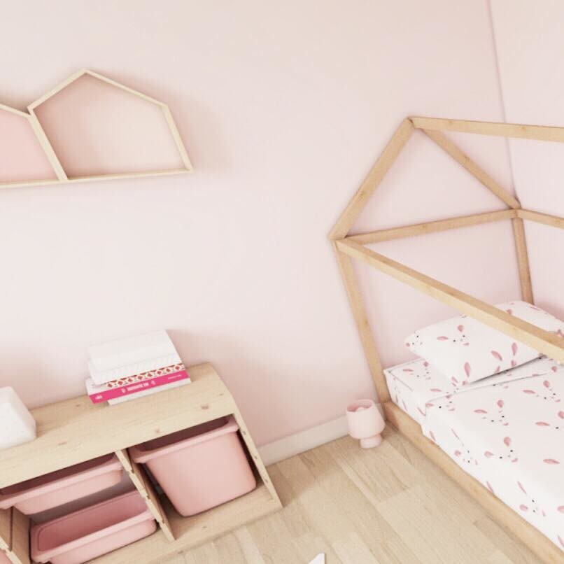 Ispirazione per una cameretta per bambini da 4 a 10 anni nordica con pareti rosa, pavimento in laminato e pavimento beige