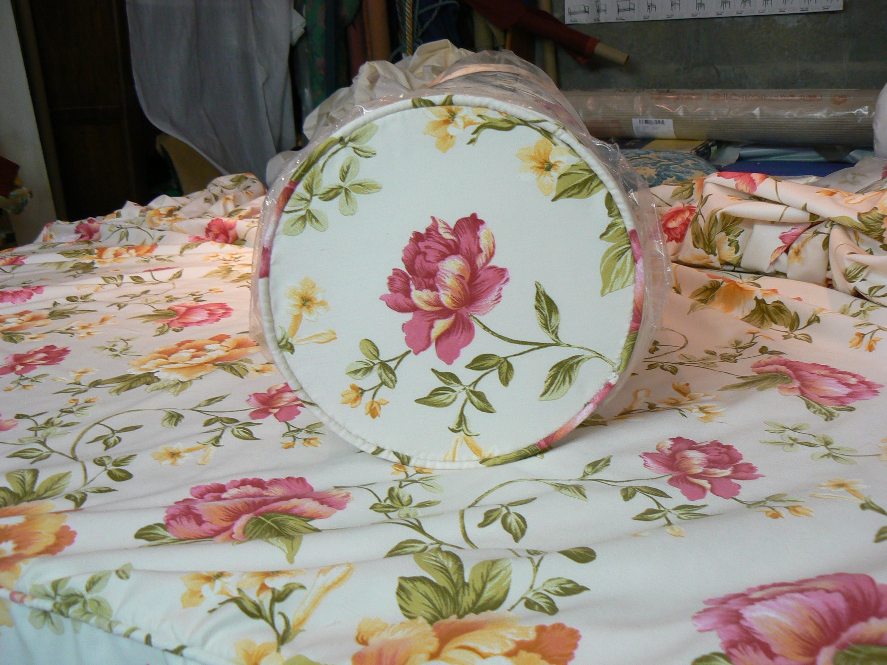 75 Beautiful Wallpaper Kids Room With Yellow Walls Pictures Ideas April 21 Houzz