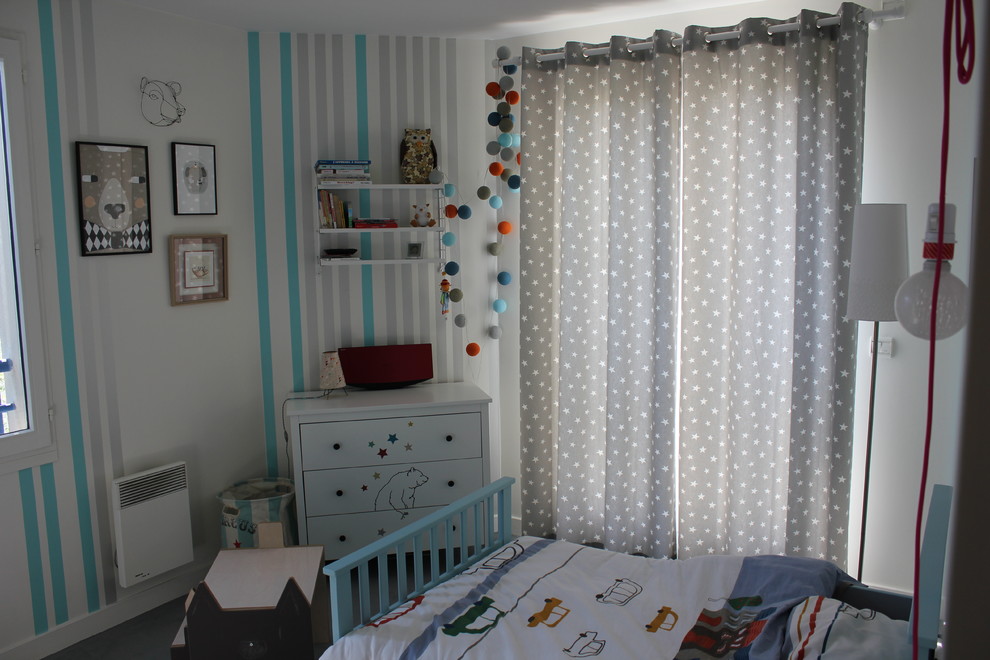 Inspiration for a contemporary kids' bedroom in Bordeaux.