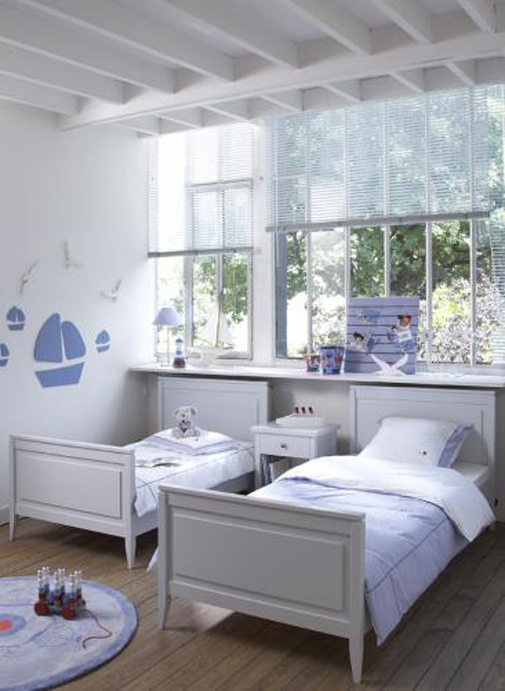 Neutrales Landhausstil Kinderzimmer mit Schlafplatz in Paris
