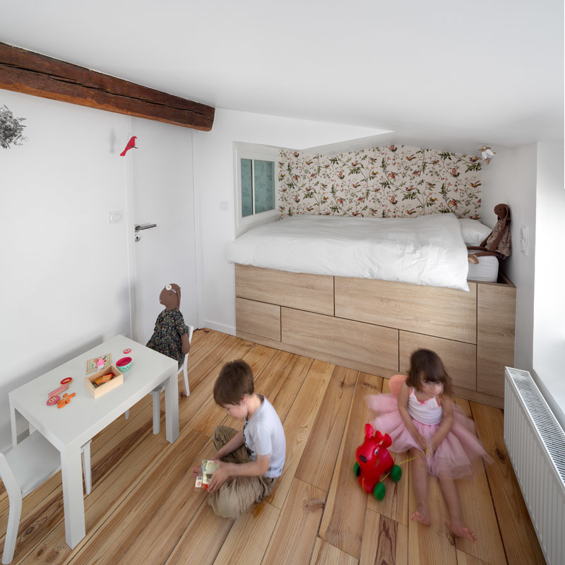 Example of a trendy kids' room design in Clermont-Ferrand