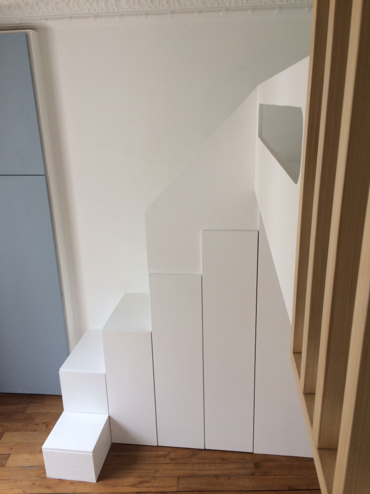 Mittelgroße Moderne Treppe in Paris