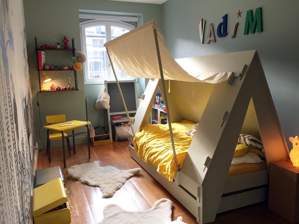 Exemple d'une chambre d'enfant moderne.