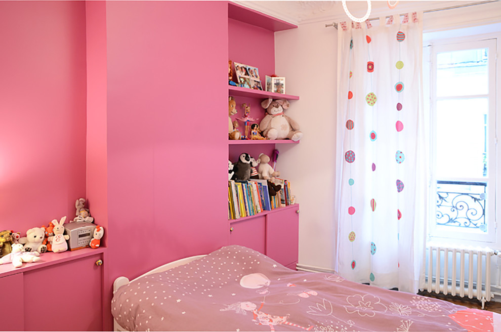 This is an example of a modern kids' bedroom in Paris.