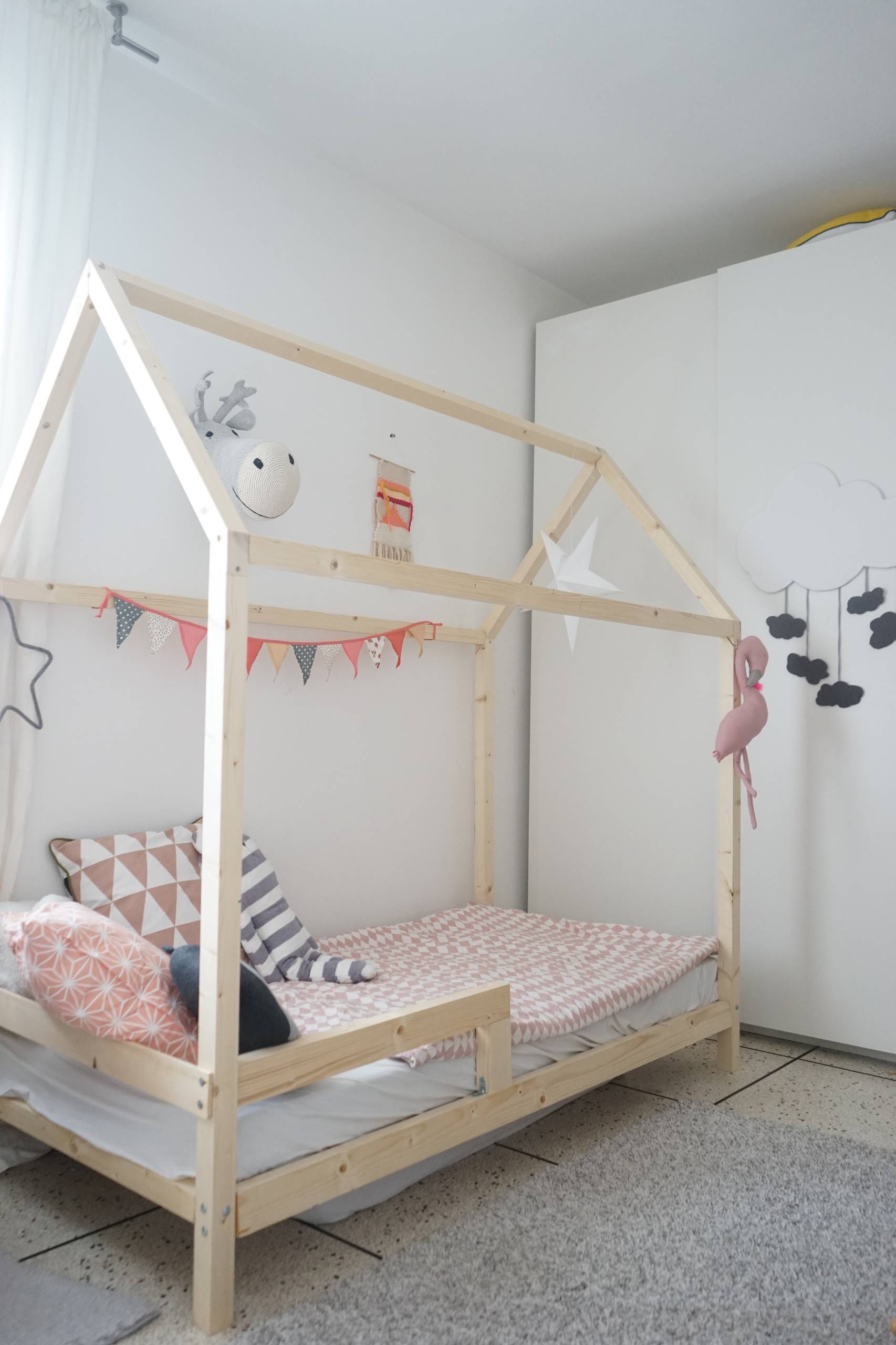 Hausbett für Kinder selber bauen - Anleitung