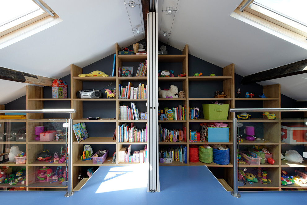 Example of a trendy kids' room design in Paris