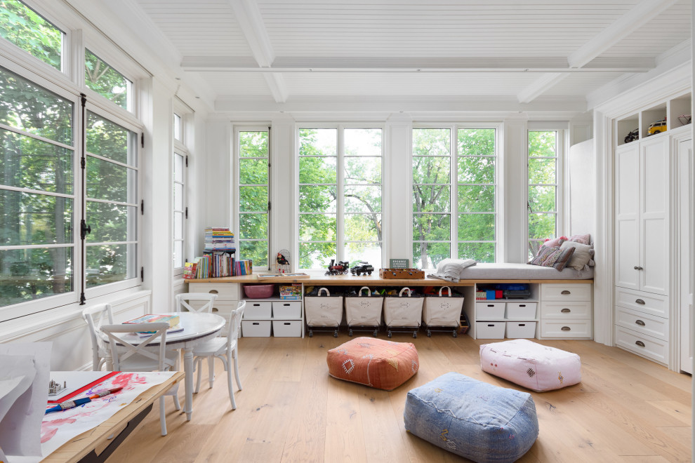 Inspiration for a transitional kids' room remodel in Lyon
