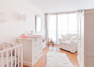 Chambre De Bebe Avec Un Mur Blanc Photos Amenagement Et Idees Deco De Chambres De Bebe Aout 21 Houzz Fr