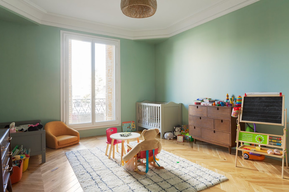 Modernes Babyzimmer in Paris