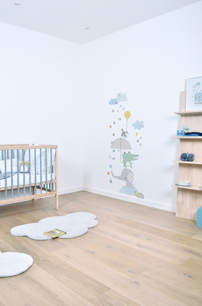 Идея дизайна: комната для малыша в классическом стиле