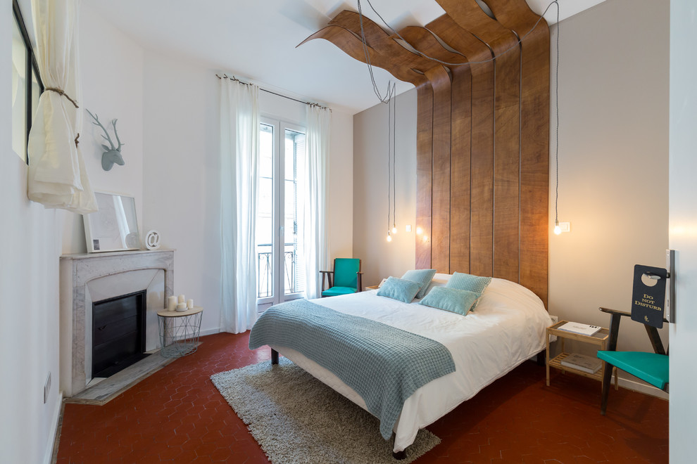 Trendy bedroom photo in Nice