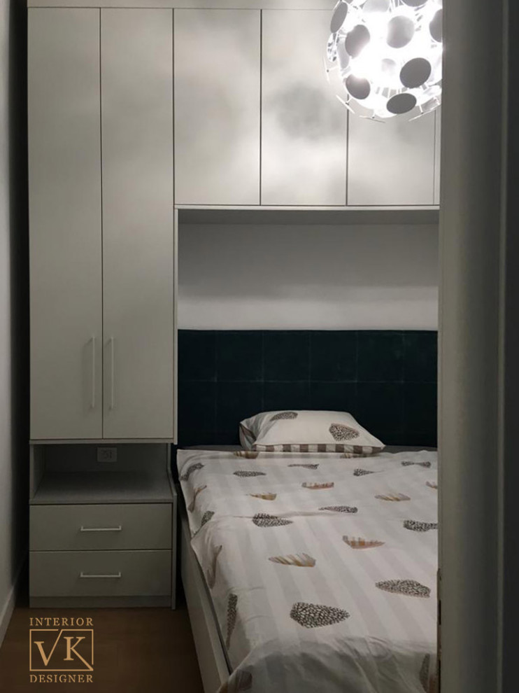 Mittelgroßes Modernes Gästezimmer ohne Kamin mit weißer Wandfarbe in Nizza