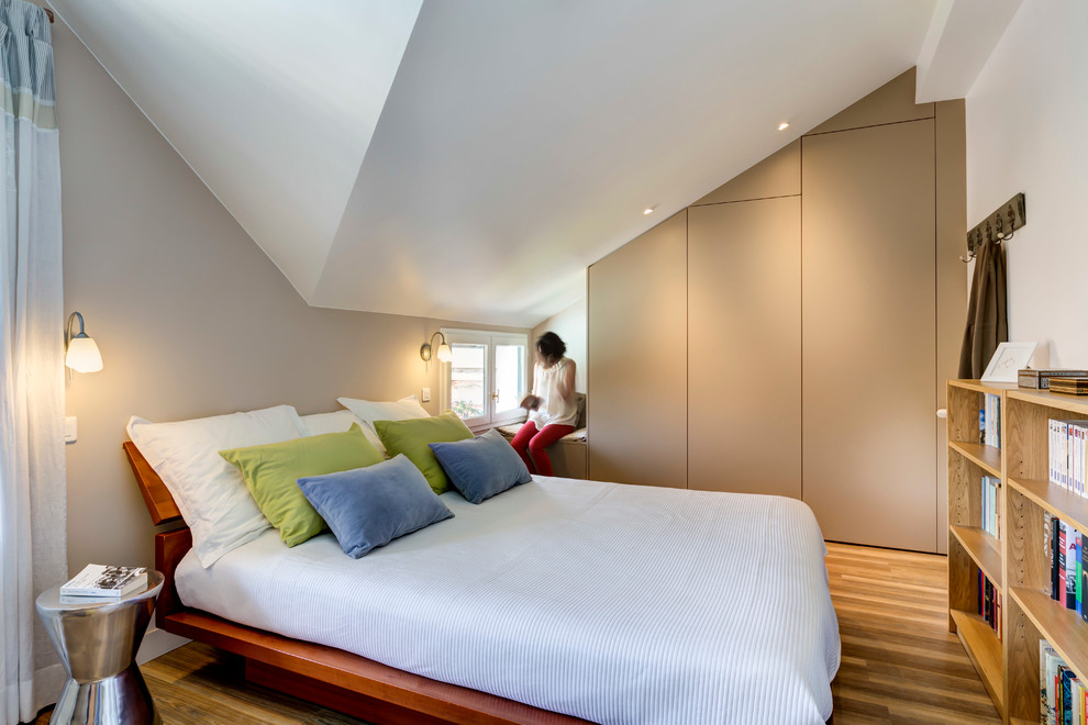 Modernes Schlafzimmer in Bordeaux