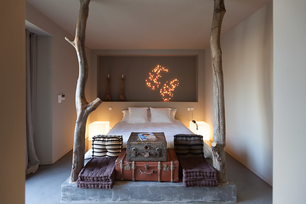 Design ideas for an eclectic bedroom in Toulouse.
