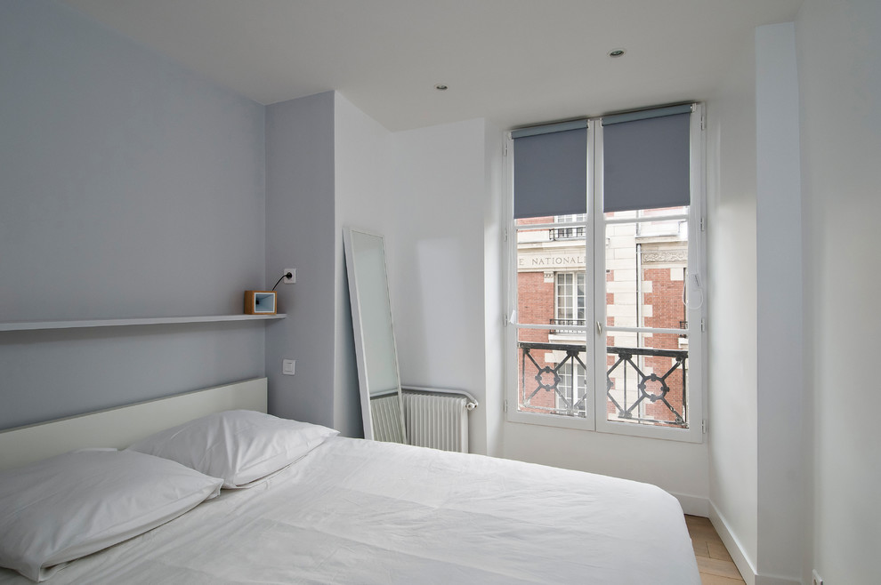 Danish bedroom photo in Paris