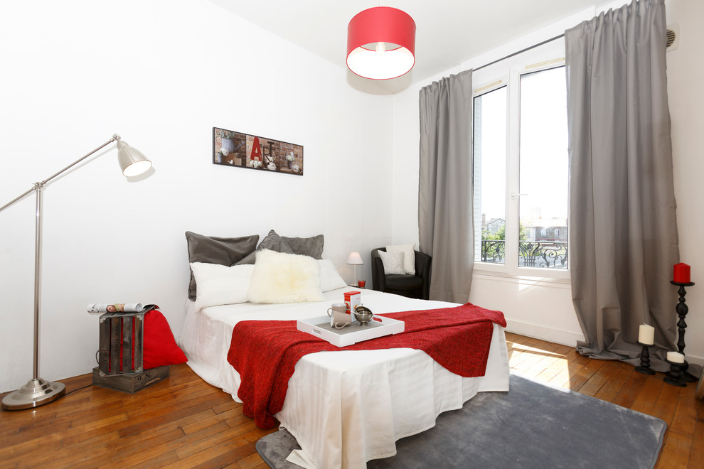 Photo of a medium sized contemporary guest bedroom in Nantes.