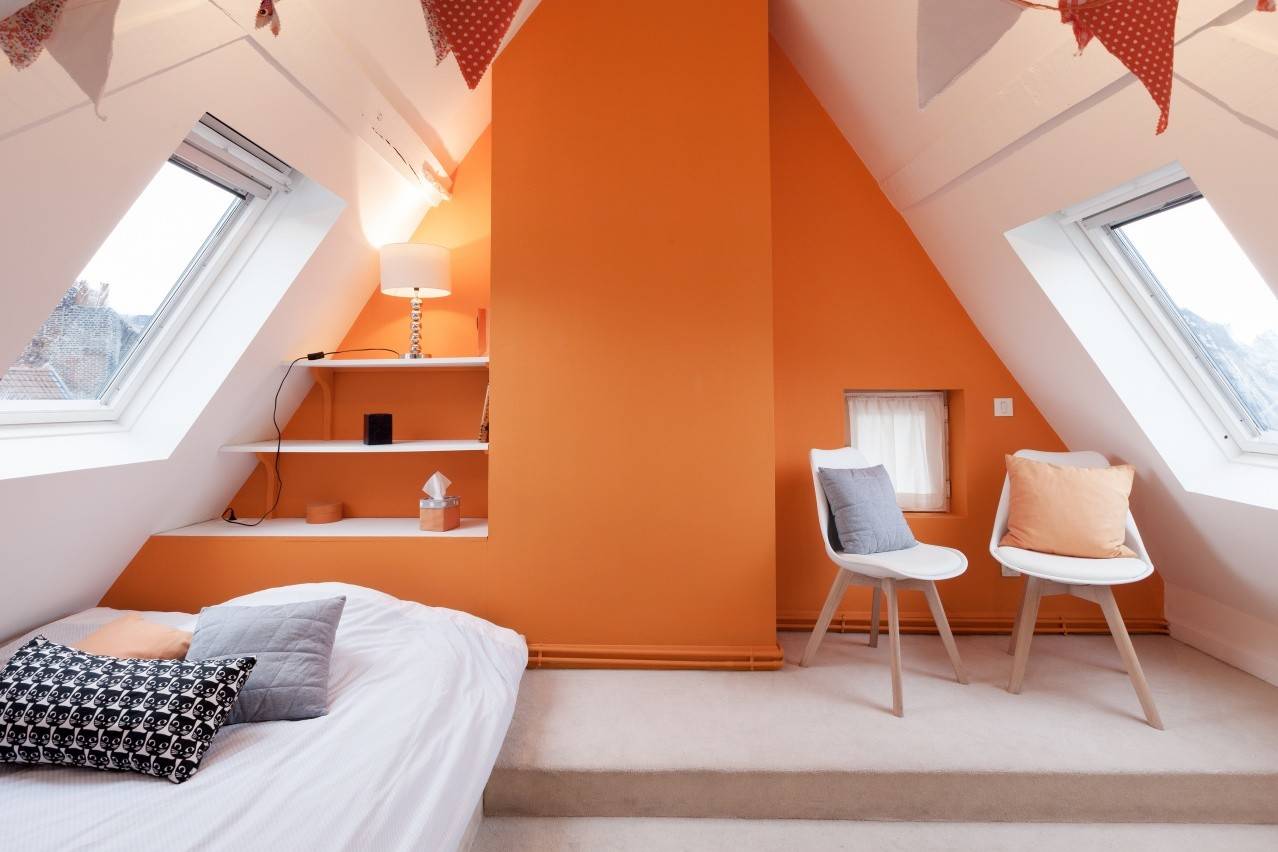 75 photos et idées déco de chambres contemporaines avec un mur orange -  Novembre 2023 | Houzz FR