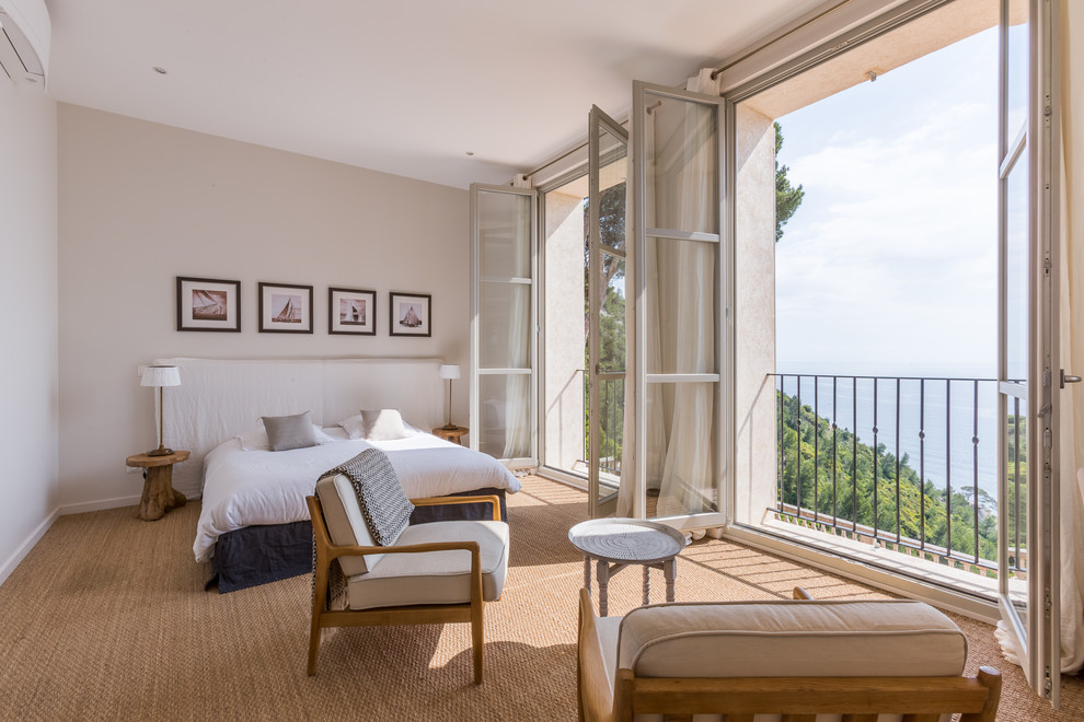 This is an example of a coastal bedroom in Marseille.