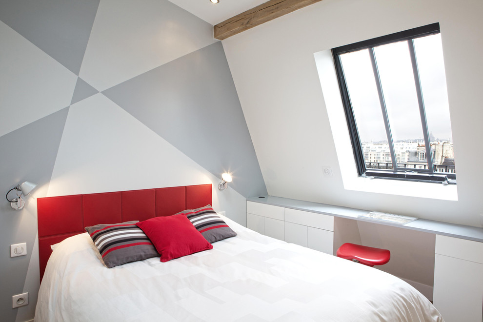 Immagine di una camera da letto contemporanea di medie dimensioni con pareti multicolore