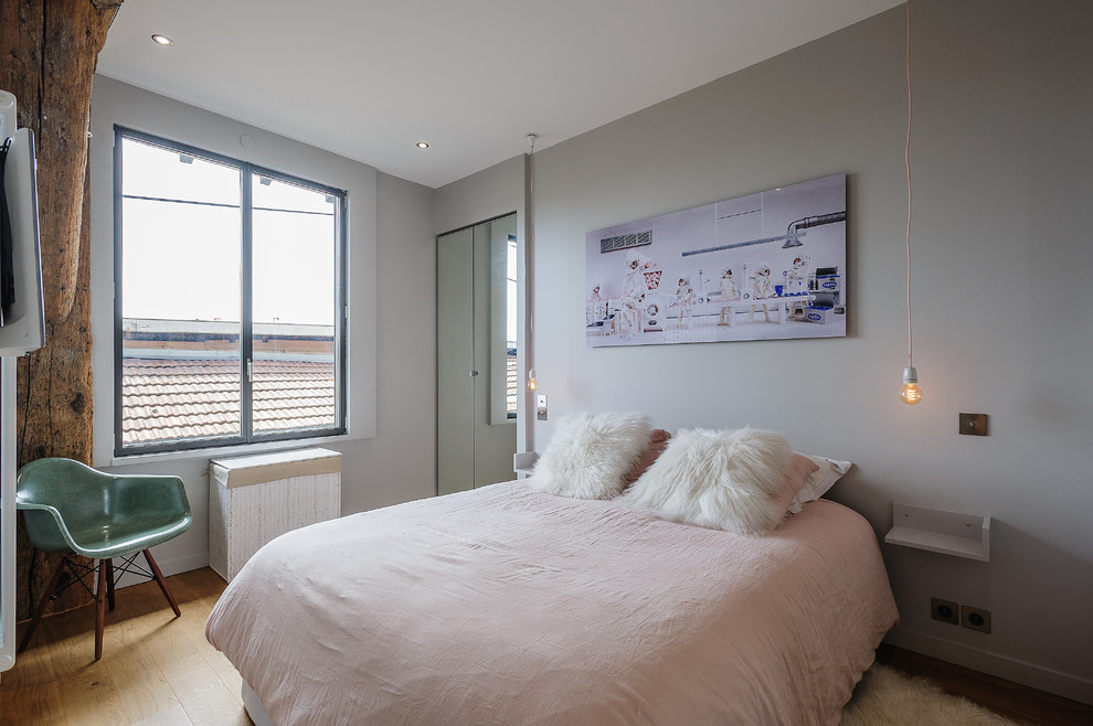 リヨンにあるコンテンポラリースタイルのおしゃれな寝室のインテリア