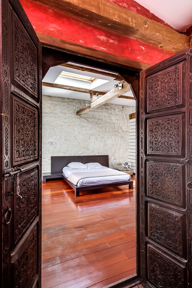 Contemporary bedroom in Paris.