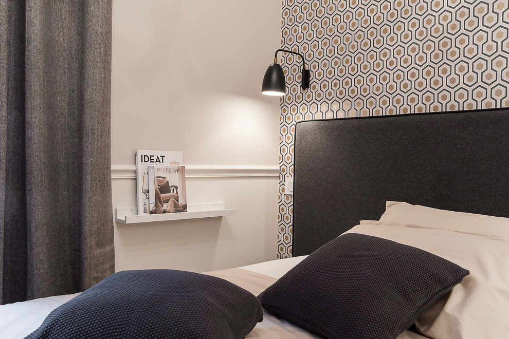Bedroom - modern bedroom idea in Paris