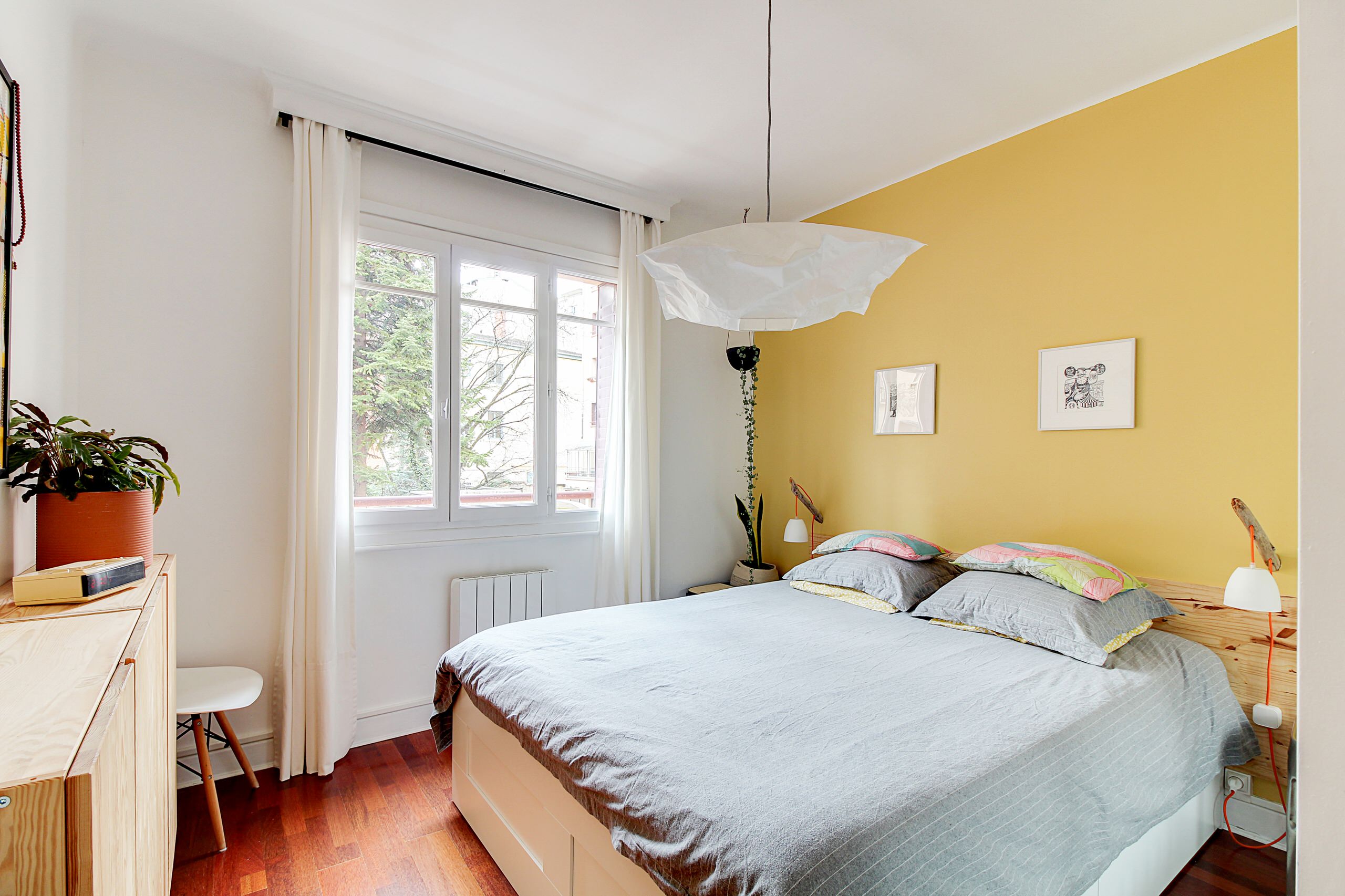 75 photos et idées déco de chambres avec un mur jaune - Juillet 2023 |  Houzz FR
