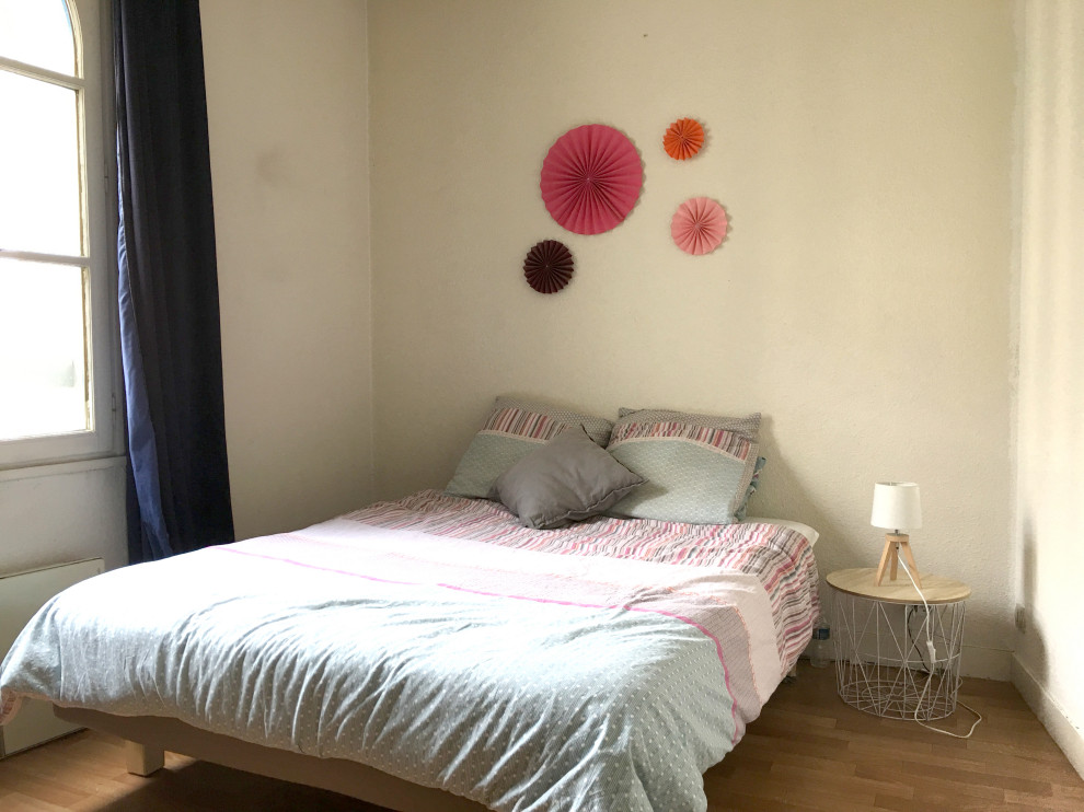 Photo of a scandinavian bedroom in Rennes.