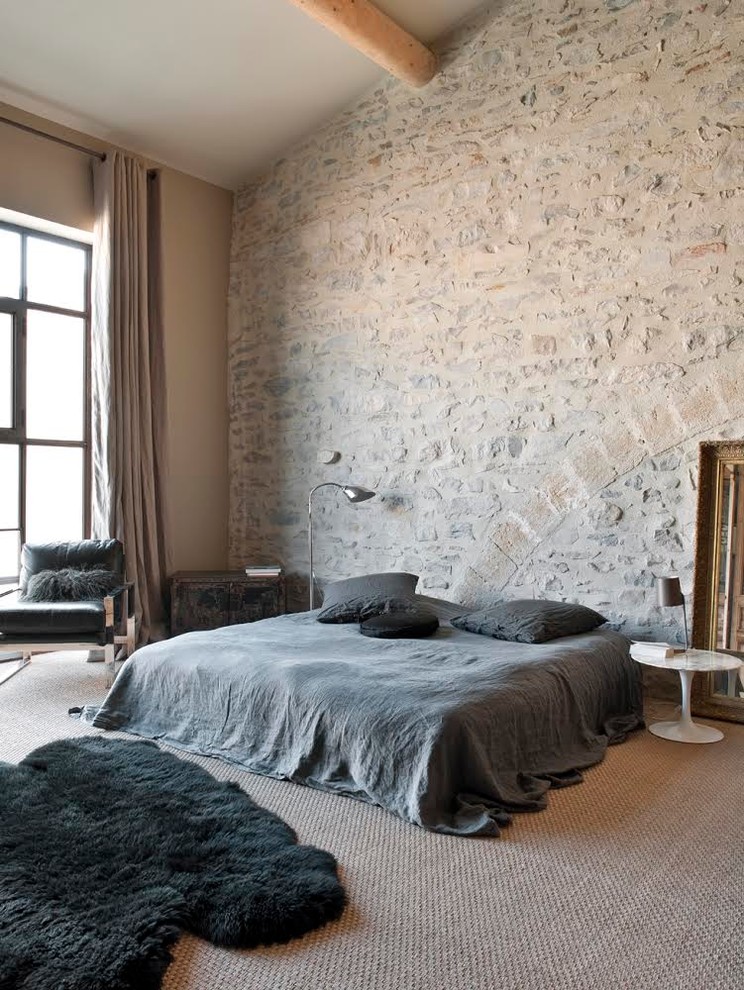 モンペリエにある広いカントリー風のおしゃれな主寝室