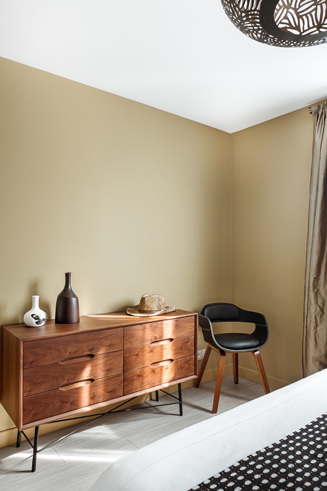 Bedroom - scandinavian bedroom idea in Nantes