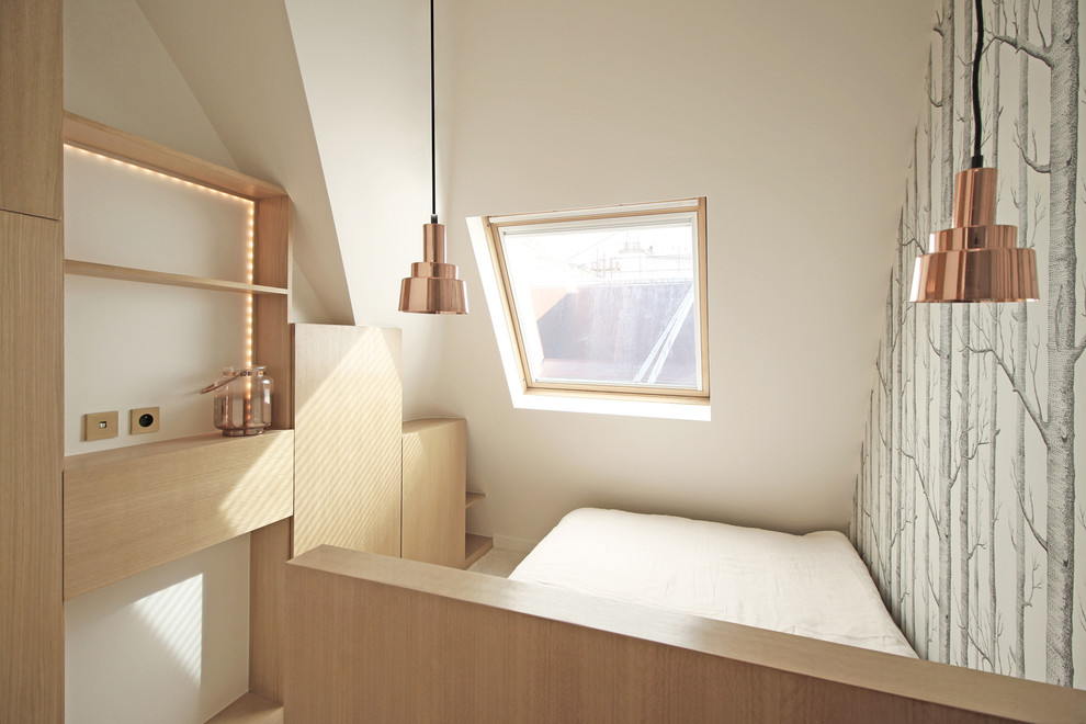 Kleines Modernes Hauptschlafzimmer in Paris