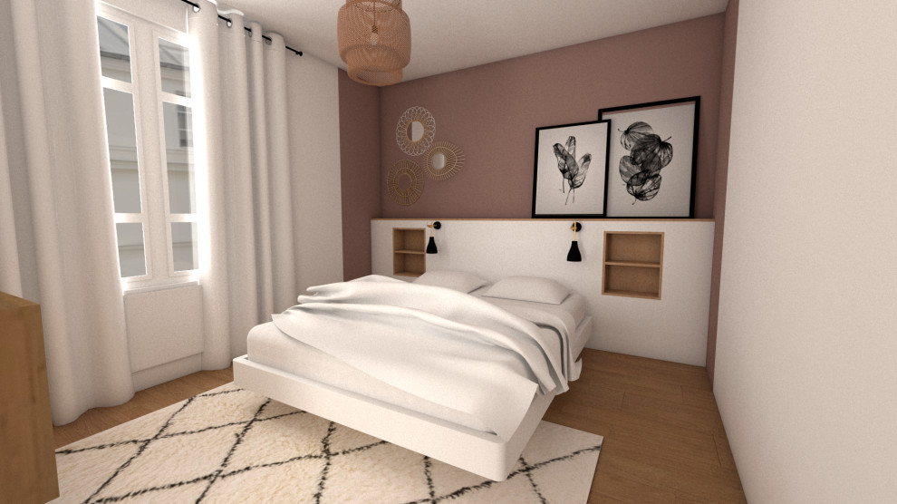 На фото: маленькая хозяйская спальня с розовыми стенами и паркетным полом среднего тона для на участке и в саду с