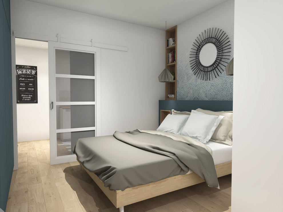 リヨンにある中くらいな北欧スタイルのおしゃれな客用寝室 (白い壁、カーペット敷き、暖炉なし、青い床) のレイアウト