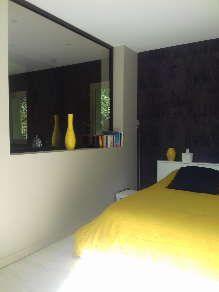 Contemporary bedroom in Toulouse.